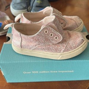 Toddler Tom’s cordones cup sole